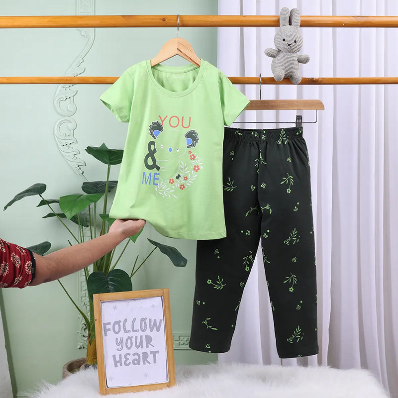 Girls Green Graphic Printed Short Sleeve T-shirts With Elasticated Legging Sets Sets Green 2-3 Y