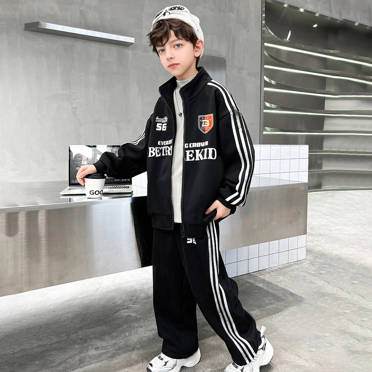 Boys Black Alphanumeric Printed Oversized Zip-up Jacket With Pants Sets Sets