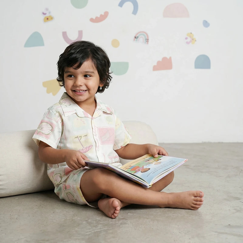 Boys Off White Tropical Printed Short Sleeves Shirt With Printed Shorts Sets Sets