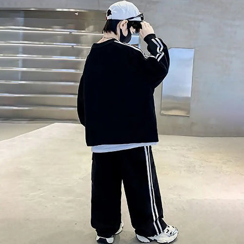 Boys Black Typographic Printed Sweatshirt With Pants Set Sets