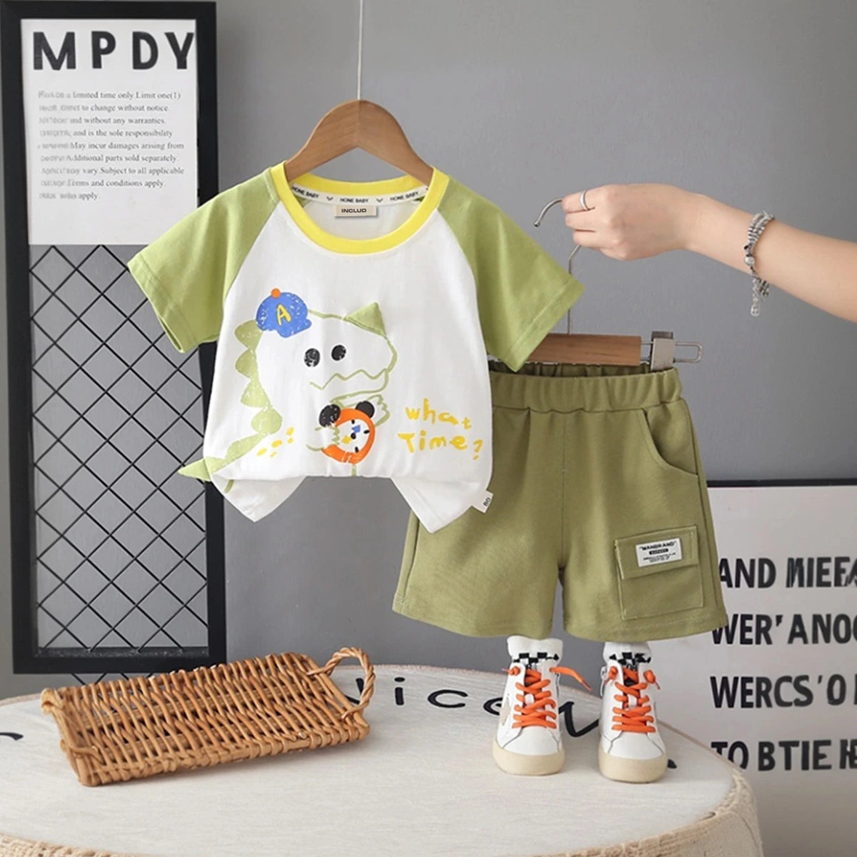 Boys Green Dinosaur Cartoon Print T-Shirt With Shorts Set Sets Green 1-2 Y