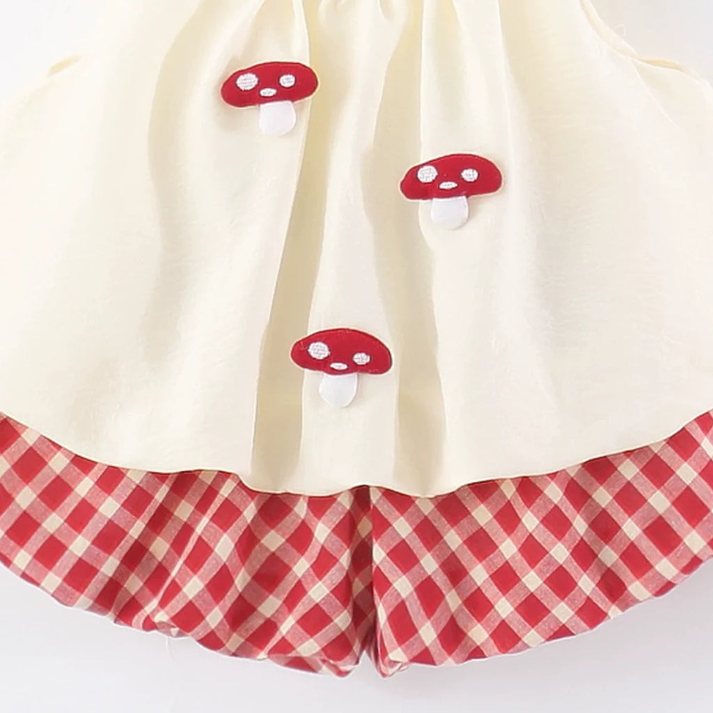 Girls Beige Mushroom Applique Top With Shorts Sets Sets