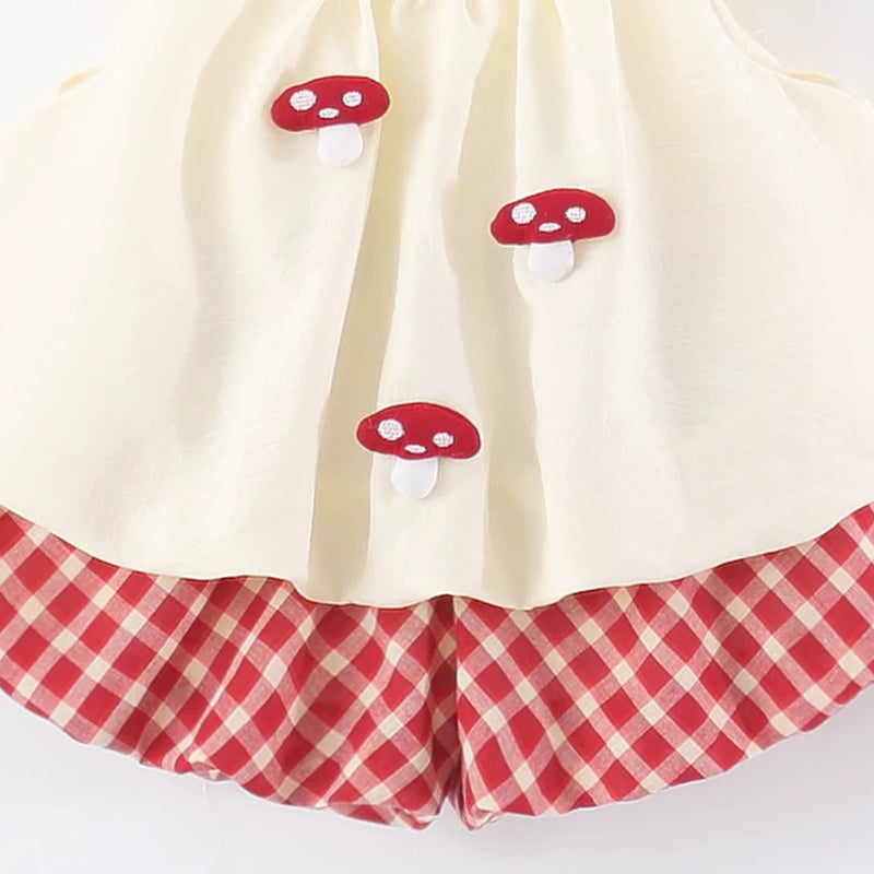 Girls Beige Mushroom Applique Top With Shorts Sets Sets