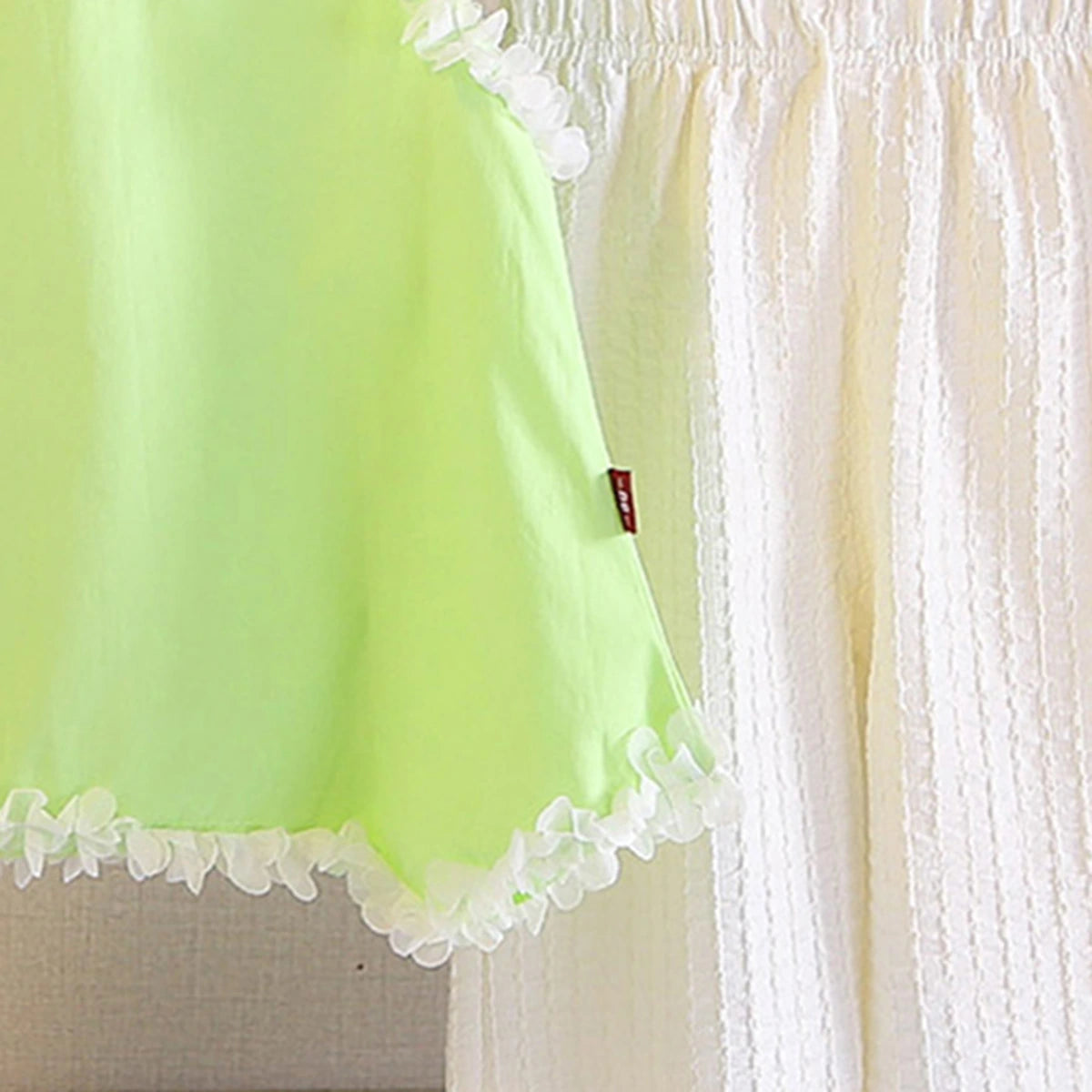 Girls Green SLeeveless Top With Textured Pants Sets Sets