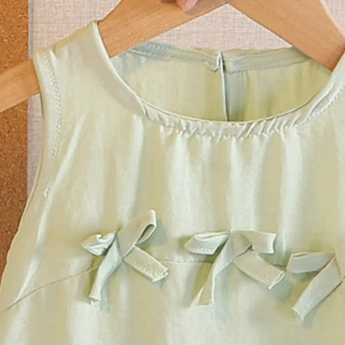 Girls Light Green Bow Appliqued A-line Dress With Ruffled Hem Casual Dresses