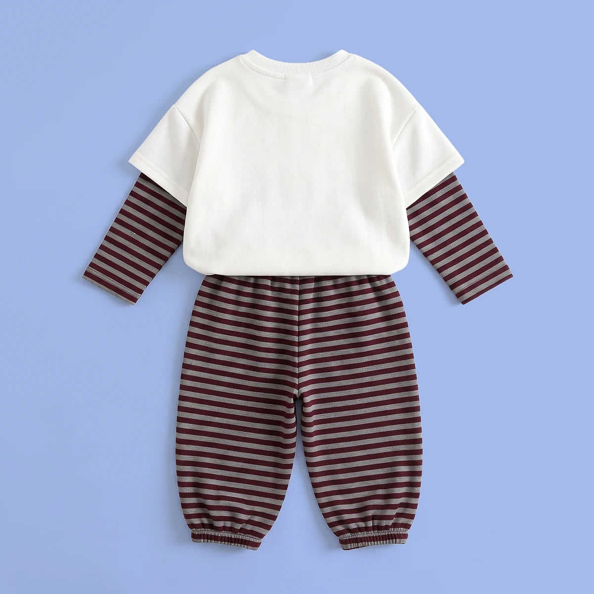 Girls White Graphic T-Shirt With Striped Pants Sets Sets