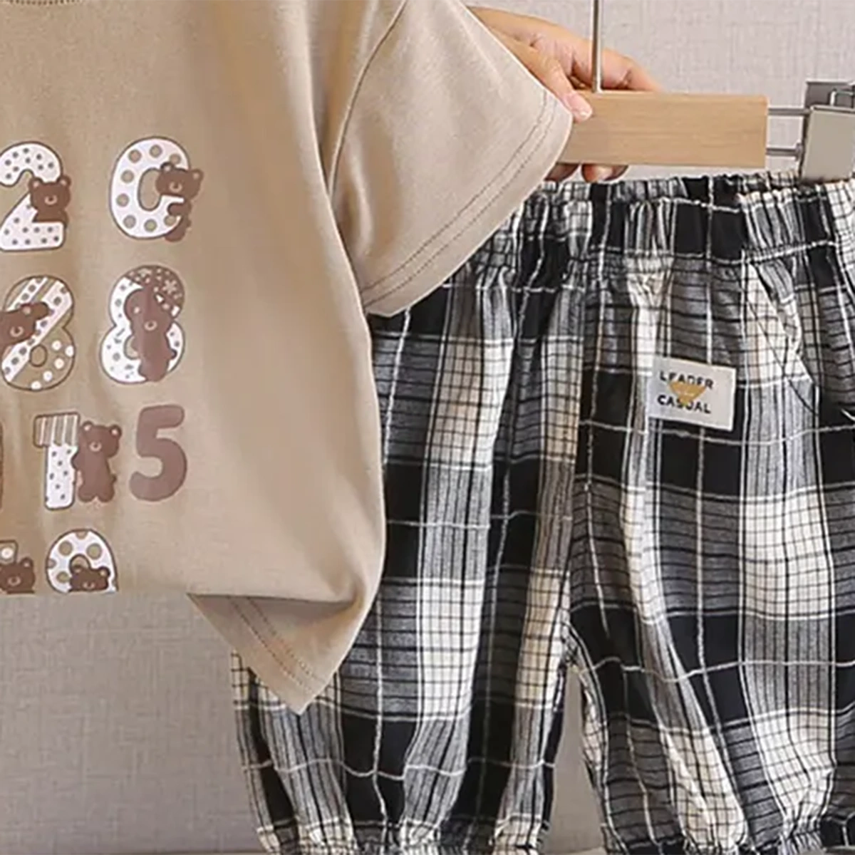 Boys Brown Numbers Printed T-Shirt With Checked Shorts Sets Sets