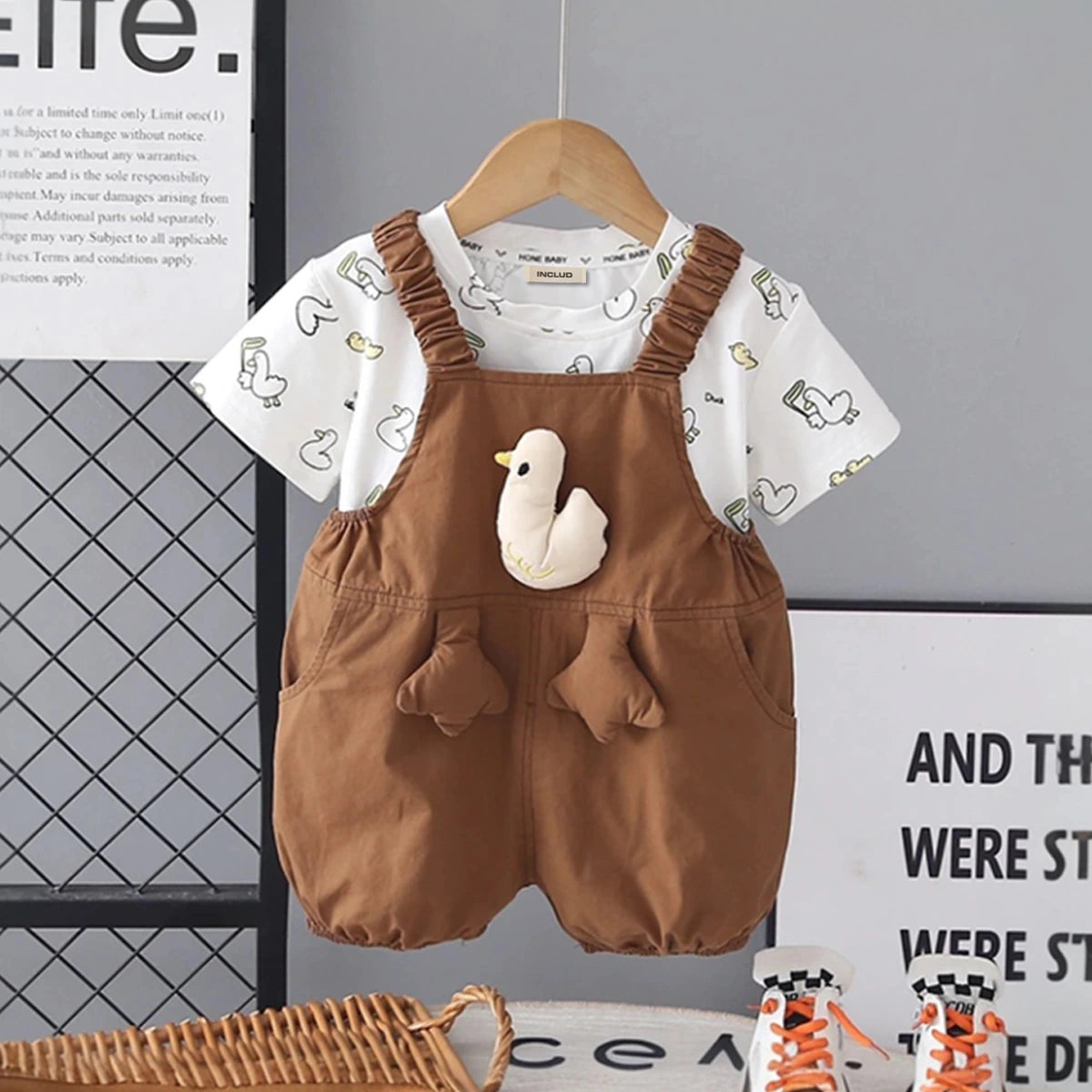 Girls Brown Duck Applique Dungaree With Printed T-Shirt Set Sets Brown 1-2 Y