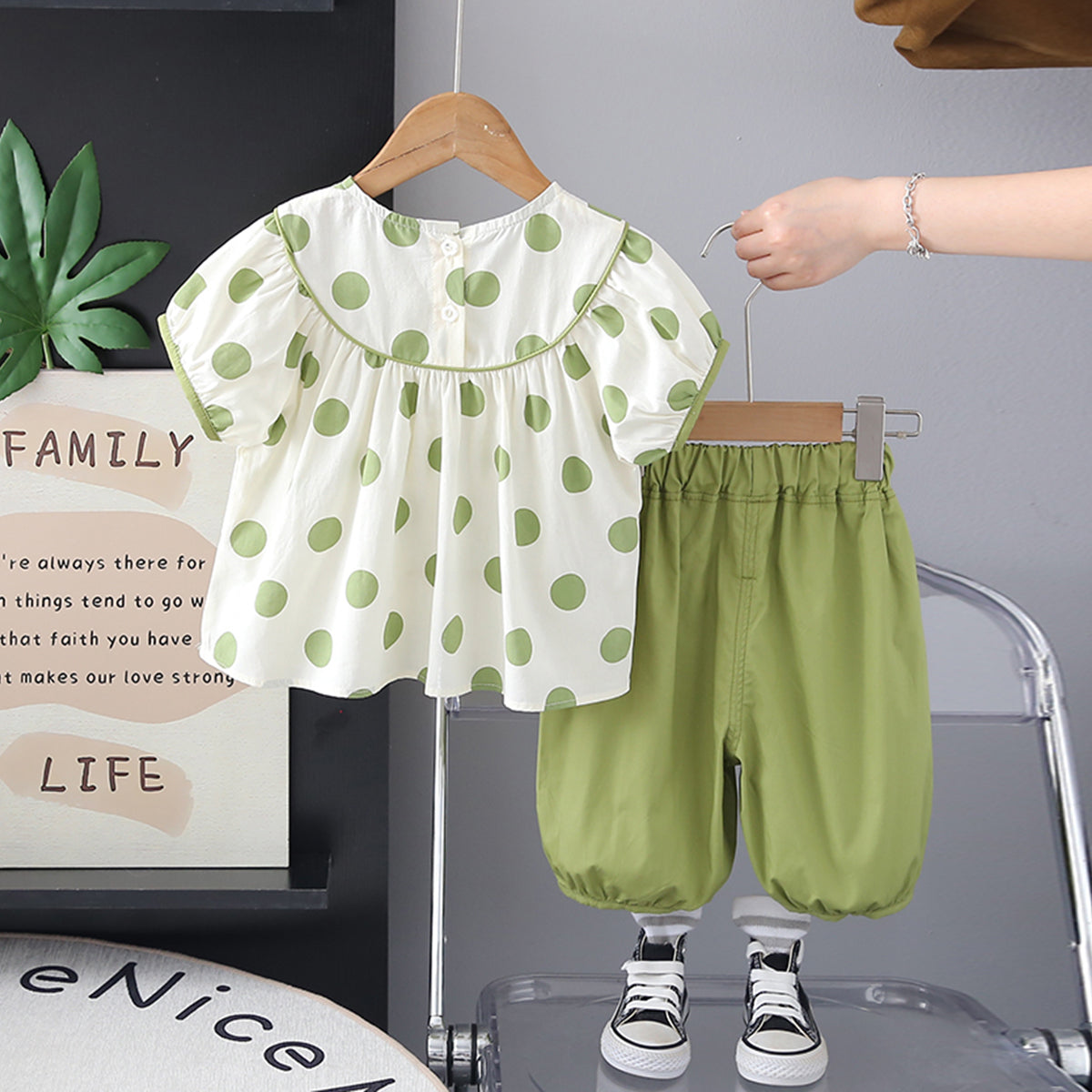 Girls Green Polka Dot Printed Puff Sleeves Top With Capri Set 2 pc. Sets