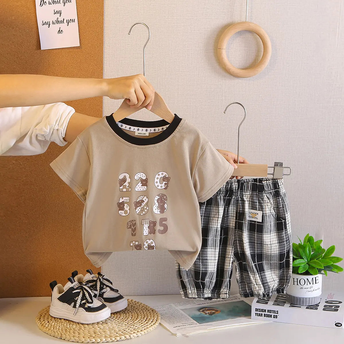 Boys Brown Numbers Printed T-Shirt With Checked Shorts Sets Sets Brown 1-2 Y