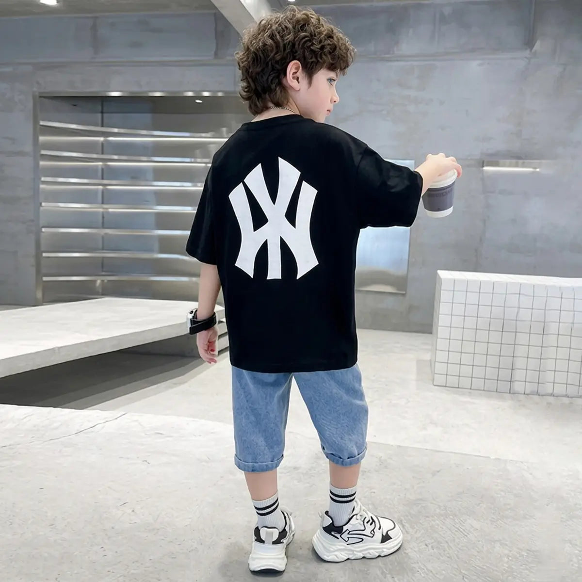 Boys Black Printed Drop Shoulder T-Shirt With Denim Capri Sets Sets