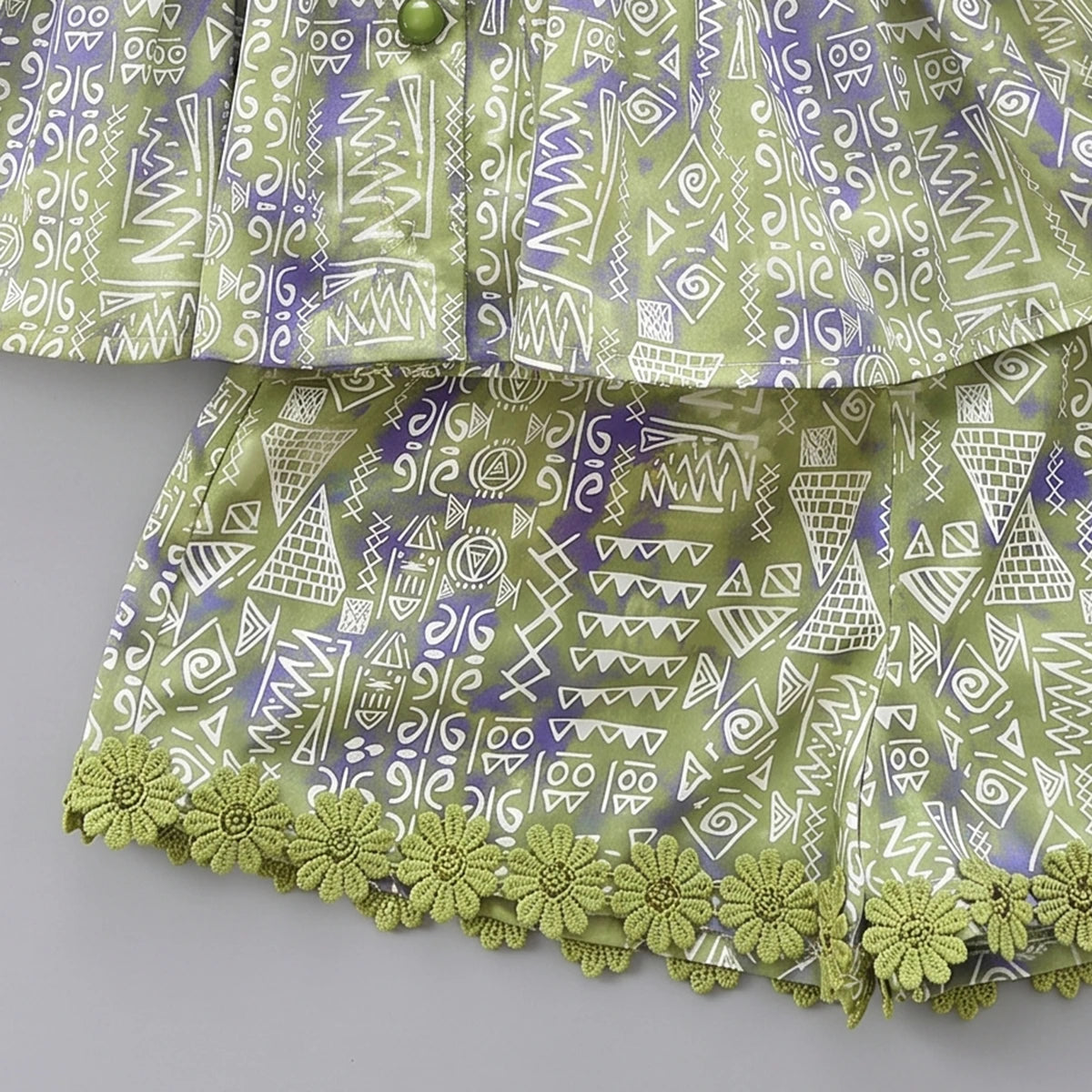 Girls Green Geometric Print Flutter Sleeve Top With Shorts Sets 2 pc. Sets