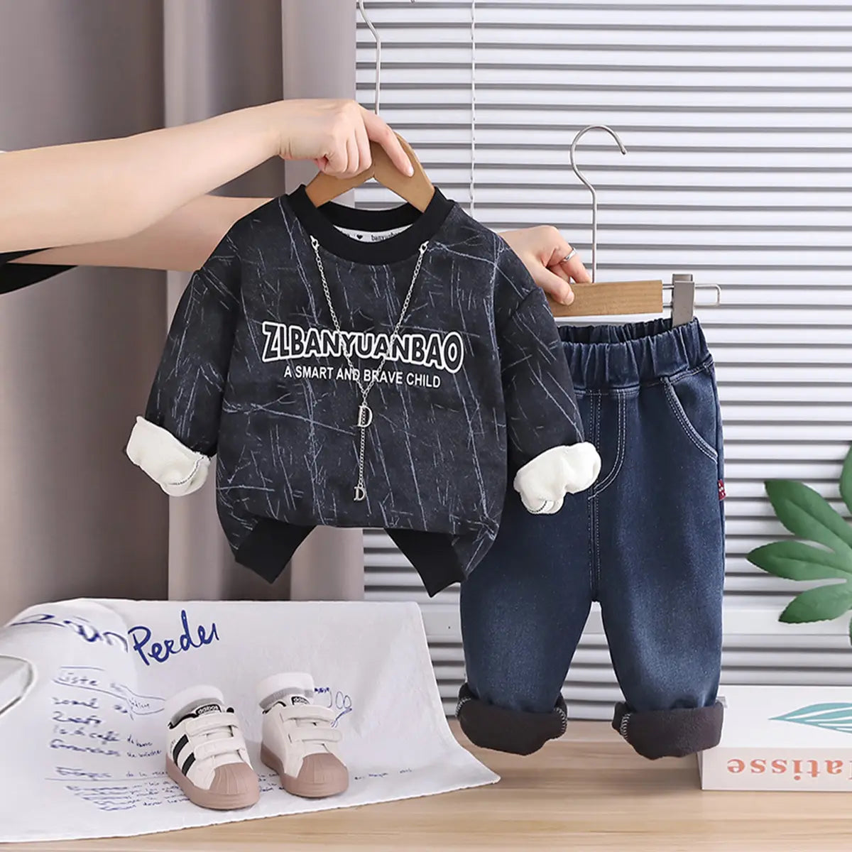 Boys Black Abstract Printed Sweatshirt With Denim Pants Set Sets Black 1-2 Y