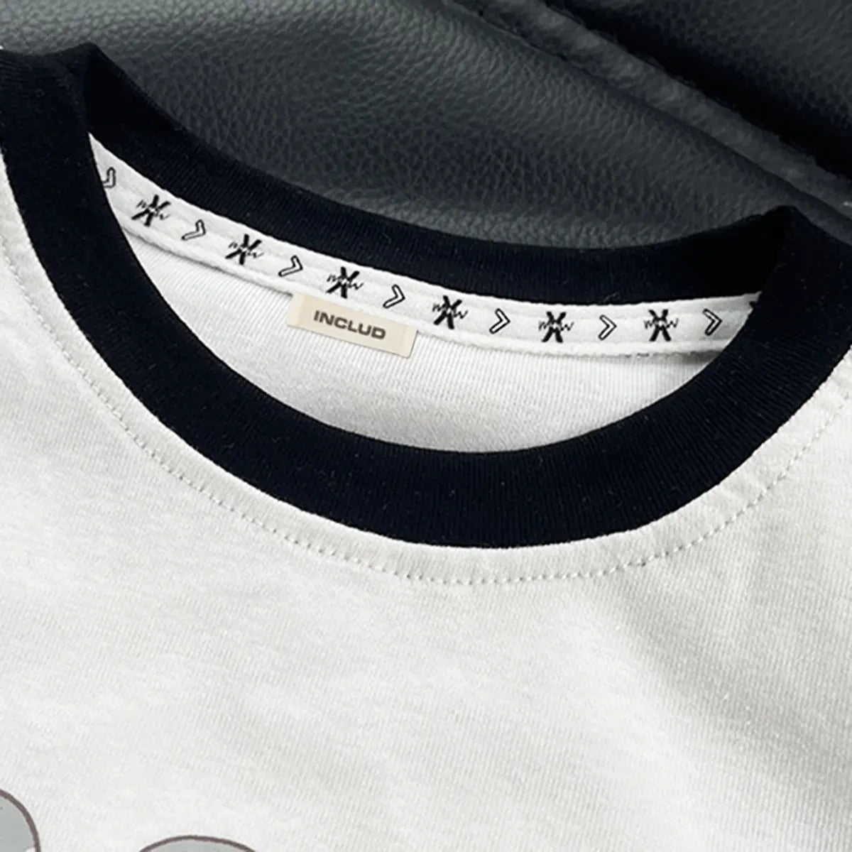 Boys White Numbers Printed T-Shirt With Checked Shorts Sets Sets