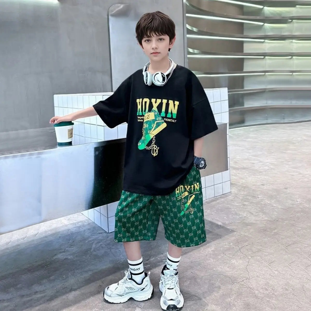 Boys Black Graphics Oversized T-Shirt With Shorts Set Sets