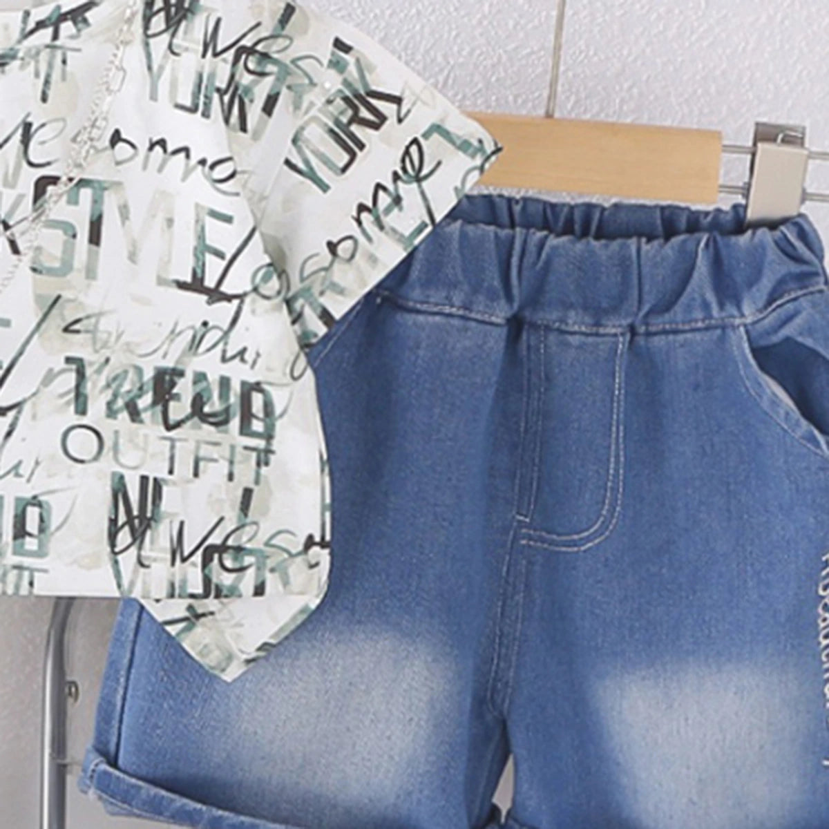Boys Green Typographic Print T-Shirt With Denim Shorts Set Sets