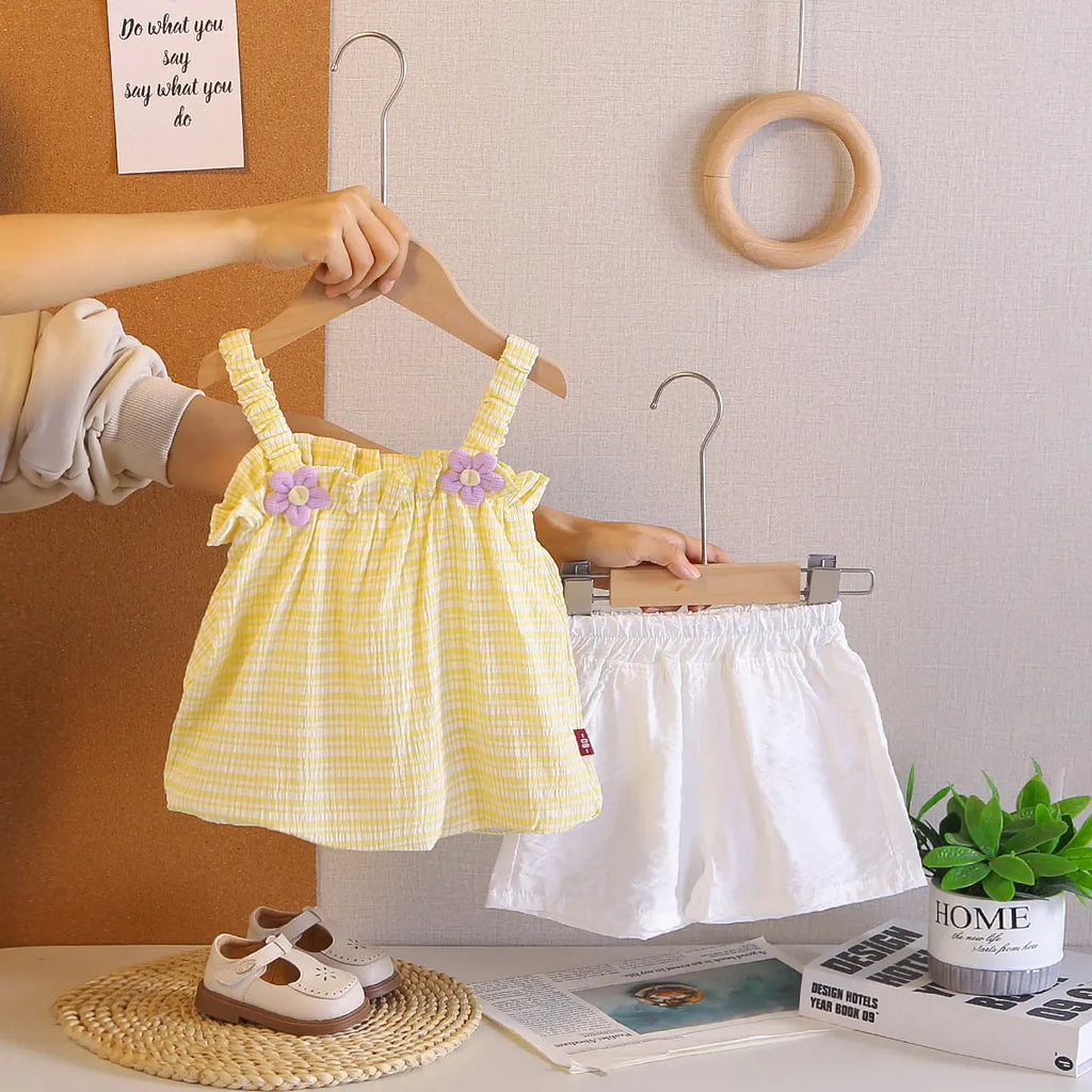 Girls Yellow Stripes Flower Appliqued Sleeveless Top With Shorts sets Sets Yellow 1-2 Y