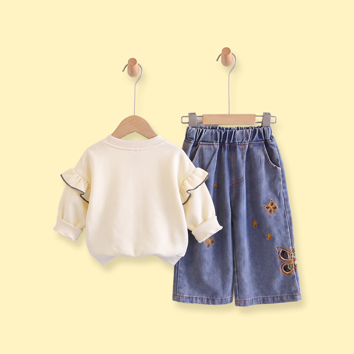 Girls Off White Graphic Ruffled Sweatshirt & Denim Pants Sets Sets