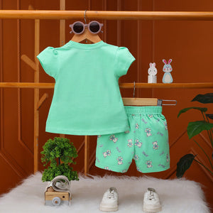 Girls Green Teddy Bear Graphics Puff Sleeve Top With Printed Shorts Sets Sets