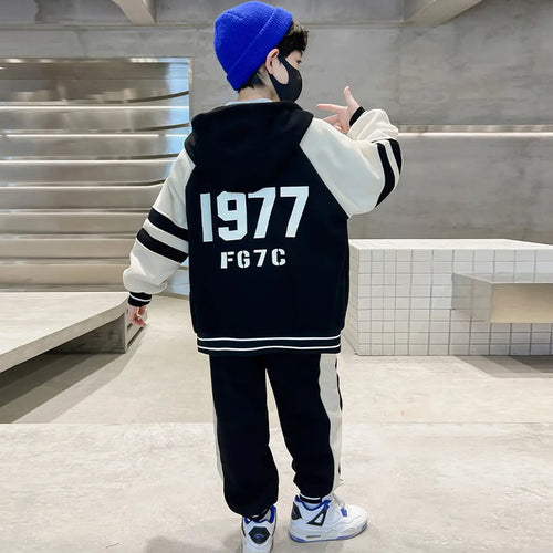 Boys Black Alphanumeric Printed Oversized Hooded Zipper Jacket With Jogger Sets Sets