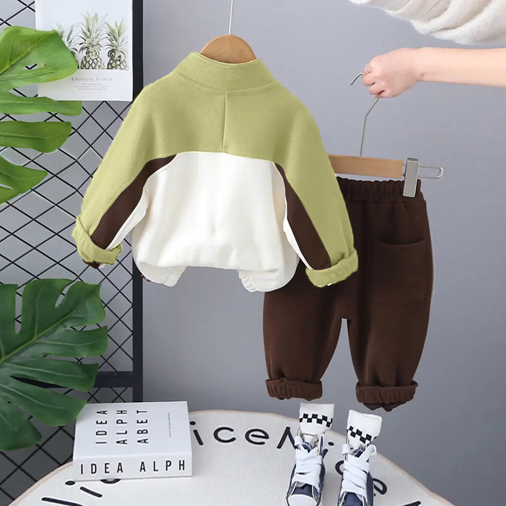 Boys Green Colorblocked Front Open Jacket With Printed T-Shirt & Jogger Sets Sets