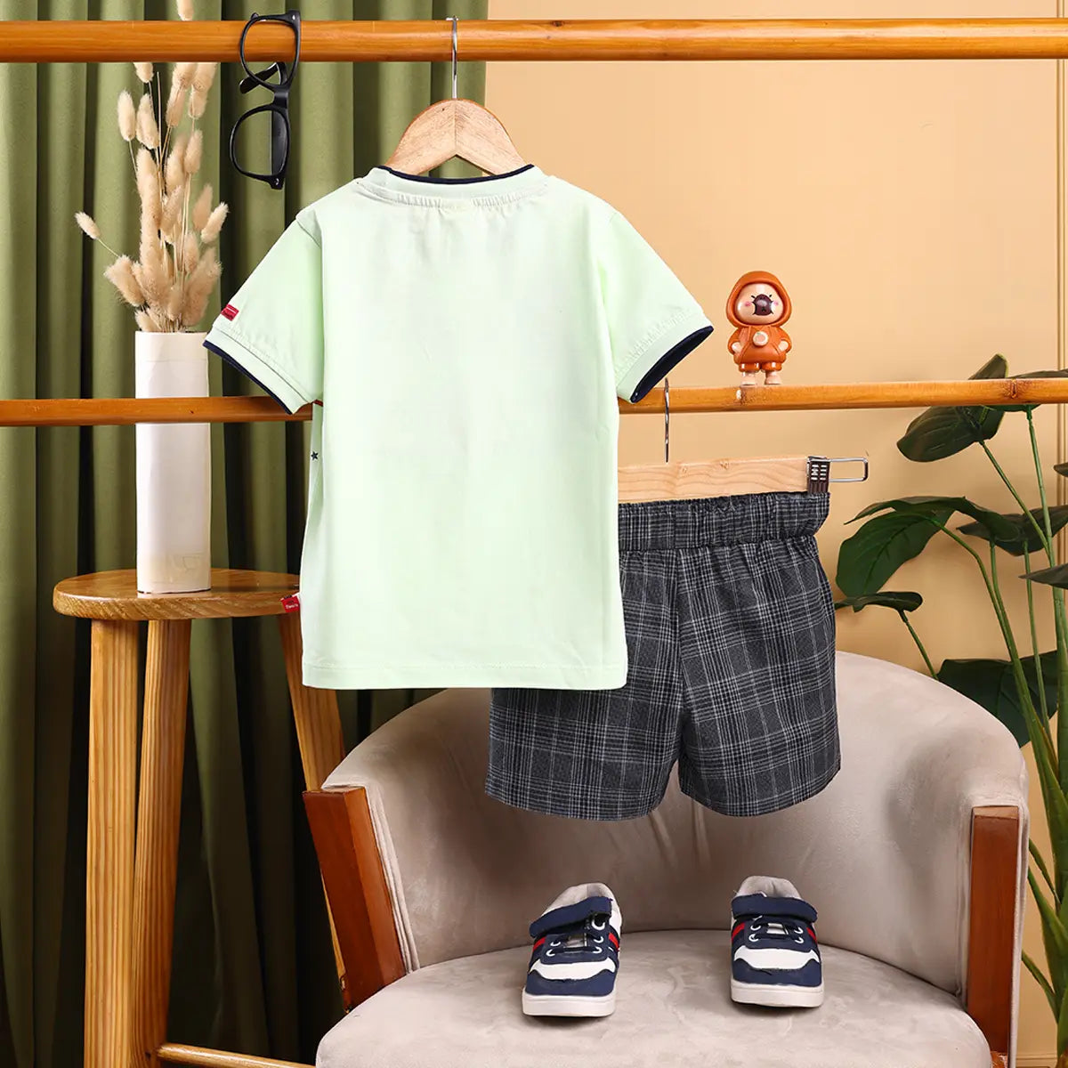 Boys Light Green Star Graphic Short Sleeve T-Shirt With Checked Shorts Sets Sets