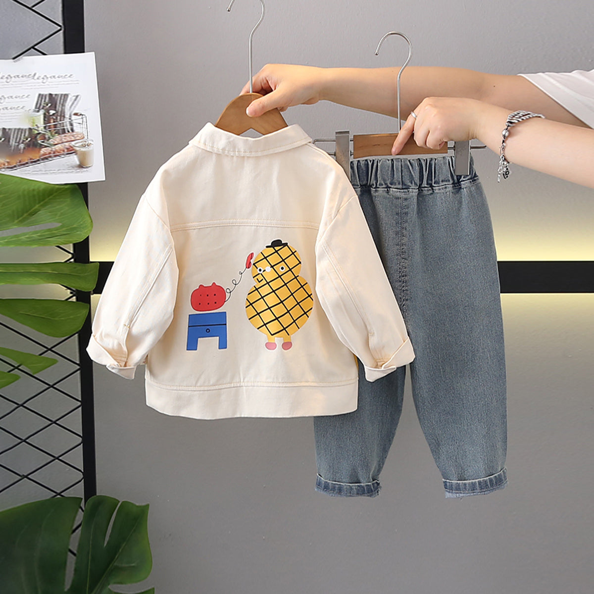 Boys Off White Book Cartoon Printed Shacket With T-Shirt & Pants Set Sets