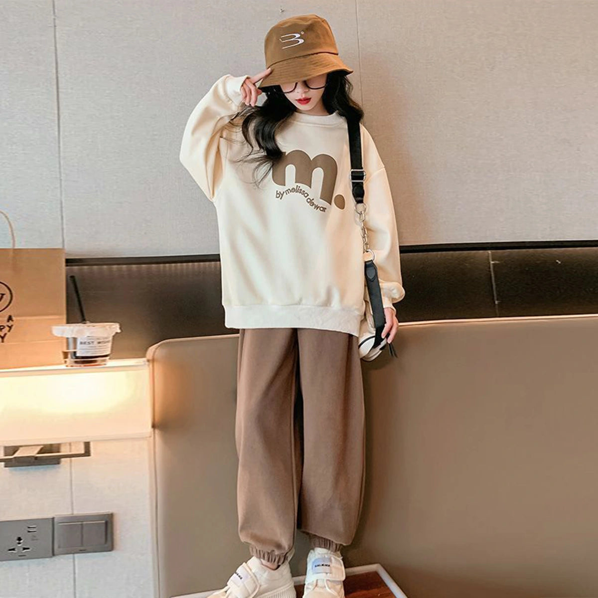 Girls Off White Typographic Printed Oversized Sweatshirt With Jogger Sets Sets