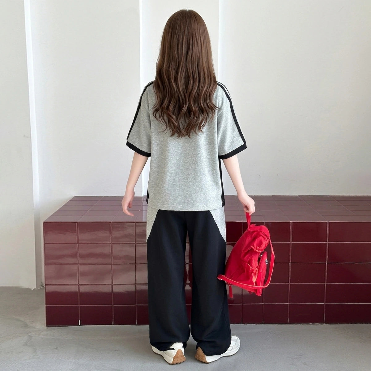 Girls Grey Colour-blocked Short Sleeves T-Shirt With Wide-Leg Joggers Sets Sets