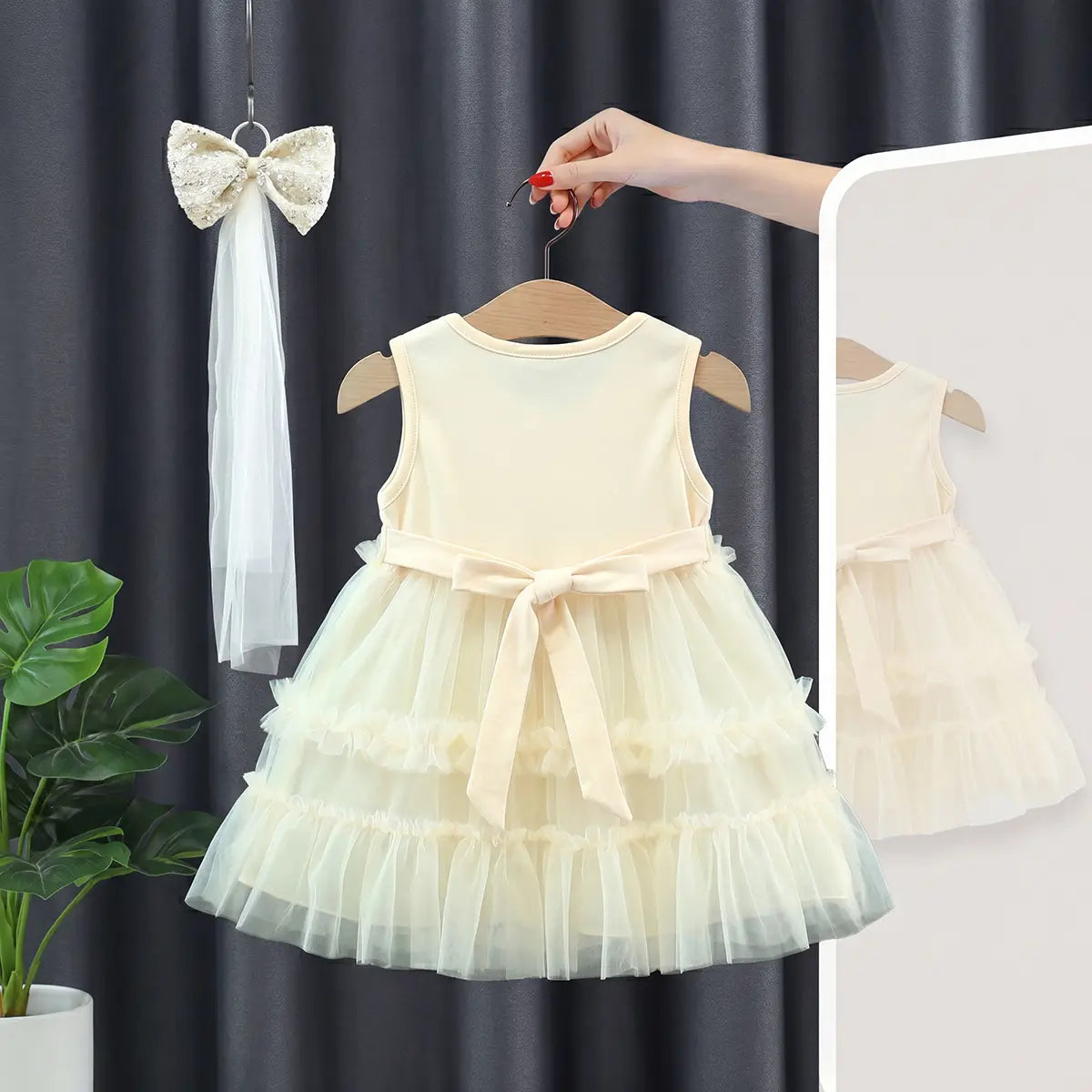 Girls Yellow Sequins Embellished Sleeveless Tiered Party Dress Party Dresses