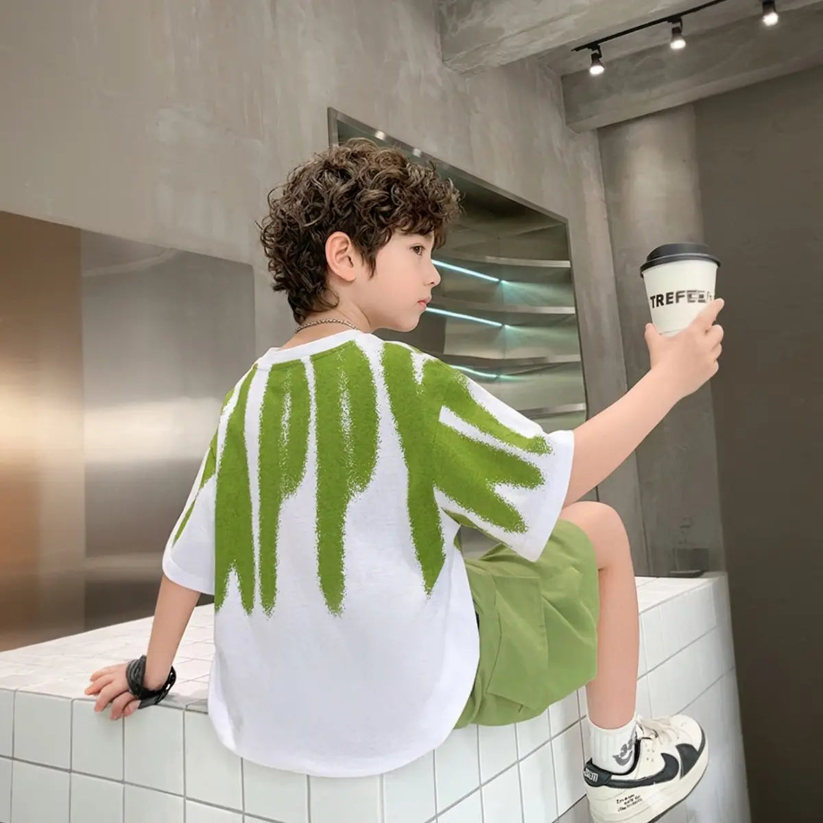 Boys Green Abstract Print Oversized T-Shirt With Shorts Sets Sets
