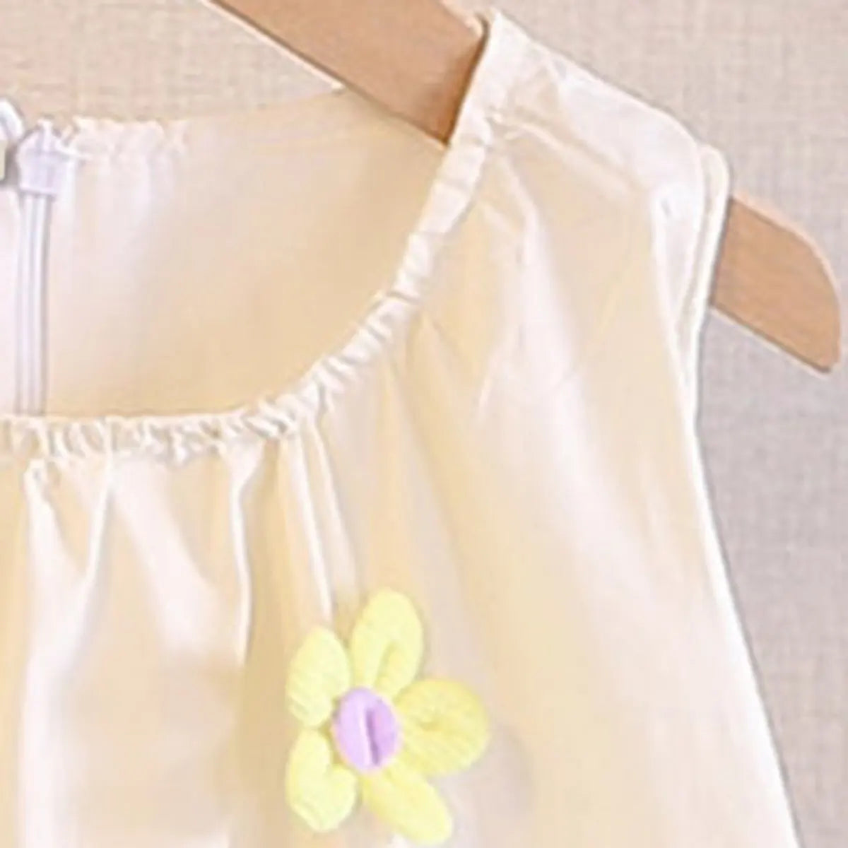 Girls Off White Flowers Applique Sleeveless Balloon Dress Casual Dresses