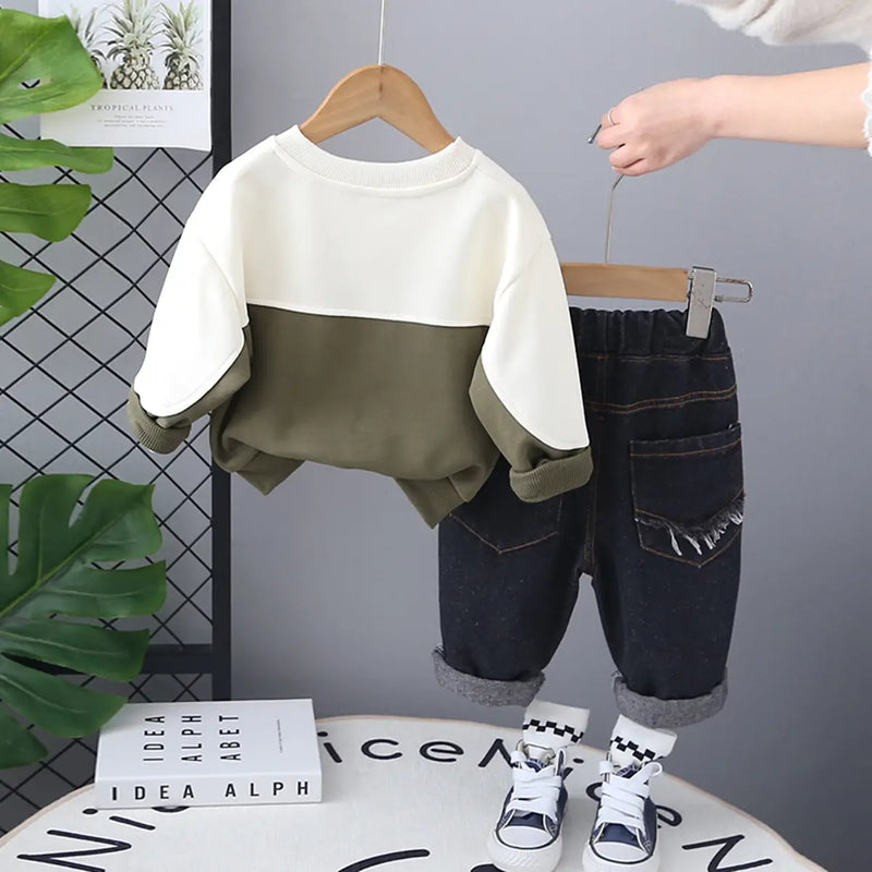 Boys Green Graphics Printed Sweatshirt With Denim Pants Set Sets