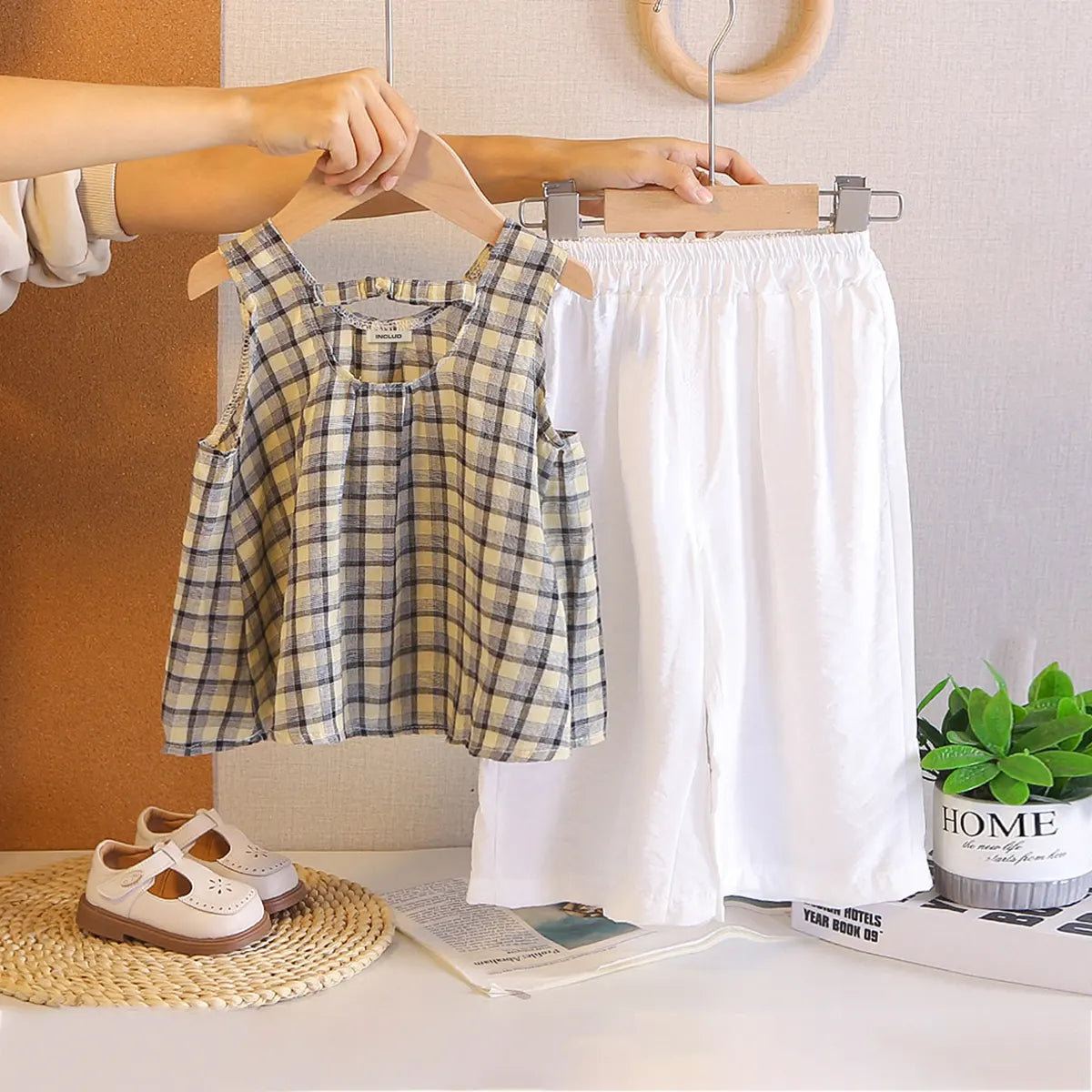 Girls Yellow Checked Sleeveless A-line Top With Cropped Pant Sets Sets Yellow 1-2 Y