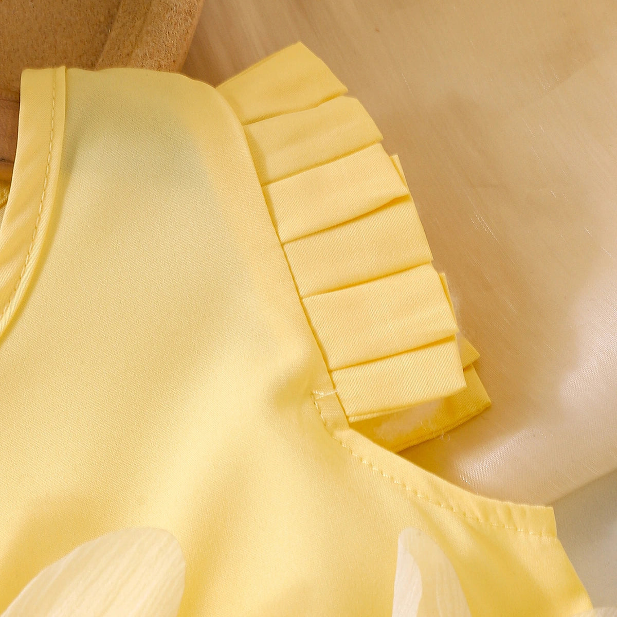 Girls Yellow Floral Applique Flutter Sleeve Top With Shorts Sets 2 pc. Sets