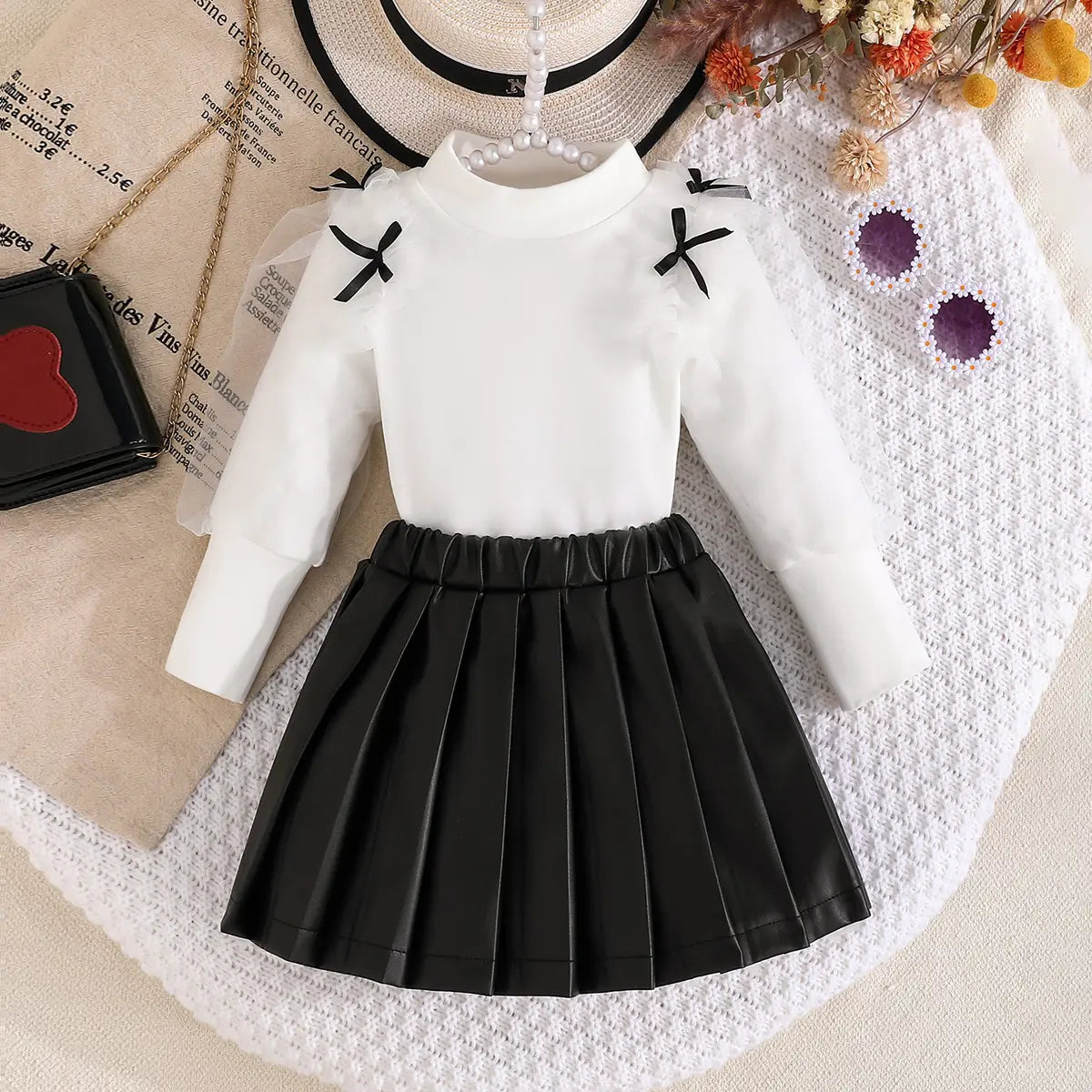Girls White Bow Applique Top With Pleated Skirt Sets Sets