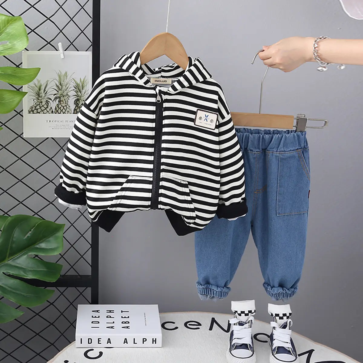 Boys Black Stripes Hooded Zipper Jacket With Denim Jogger Sets Sets Black 1-2 Y