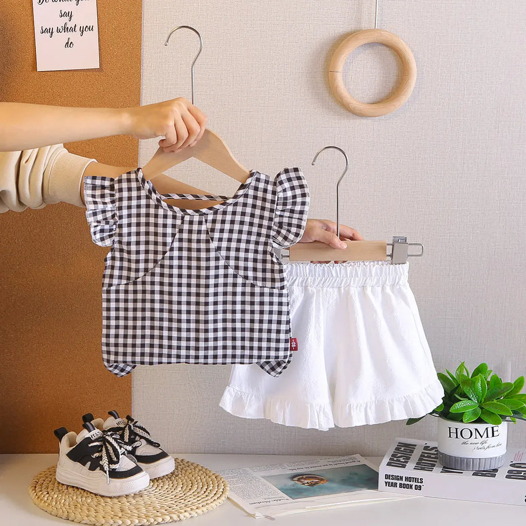 Girls Black Checked Top With Ruffled Hem Shorts Sets Sets