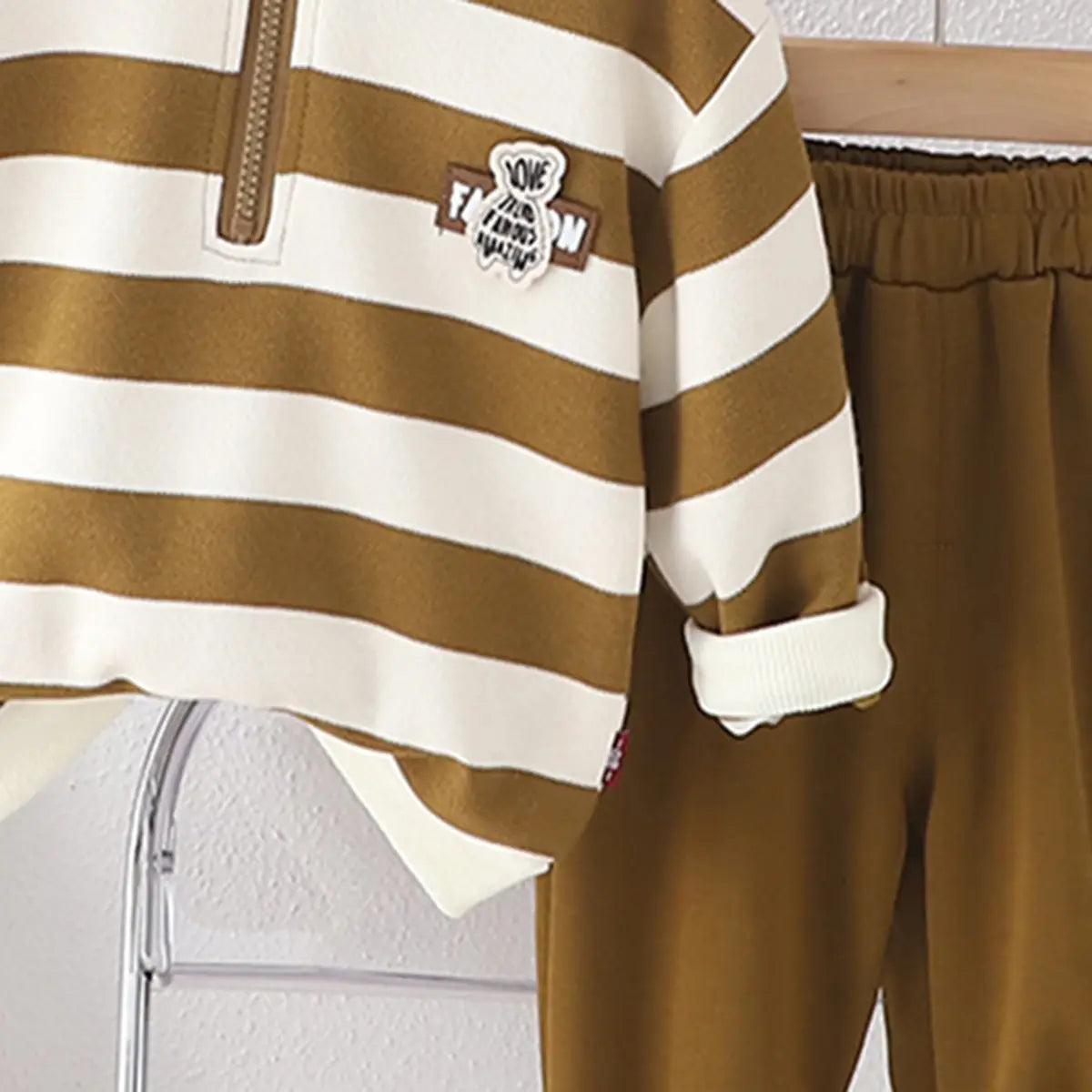 Boys Brown Stripes Hal Zipper Sweatshirt With Jogger Sets Sets