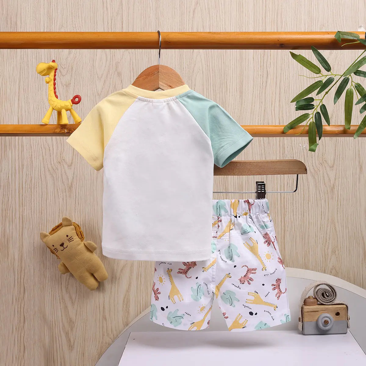 Boys Yellow Animal Applique T-Shirt With Printed Shorts Sets 2 pc. Sets