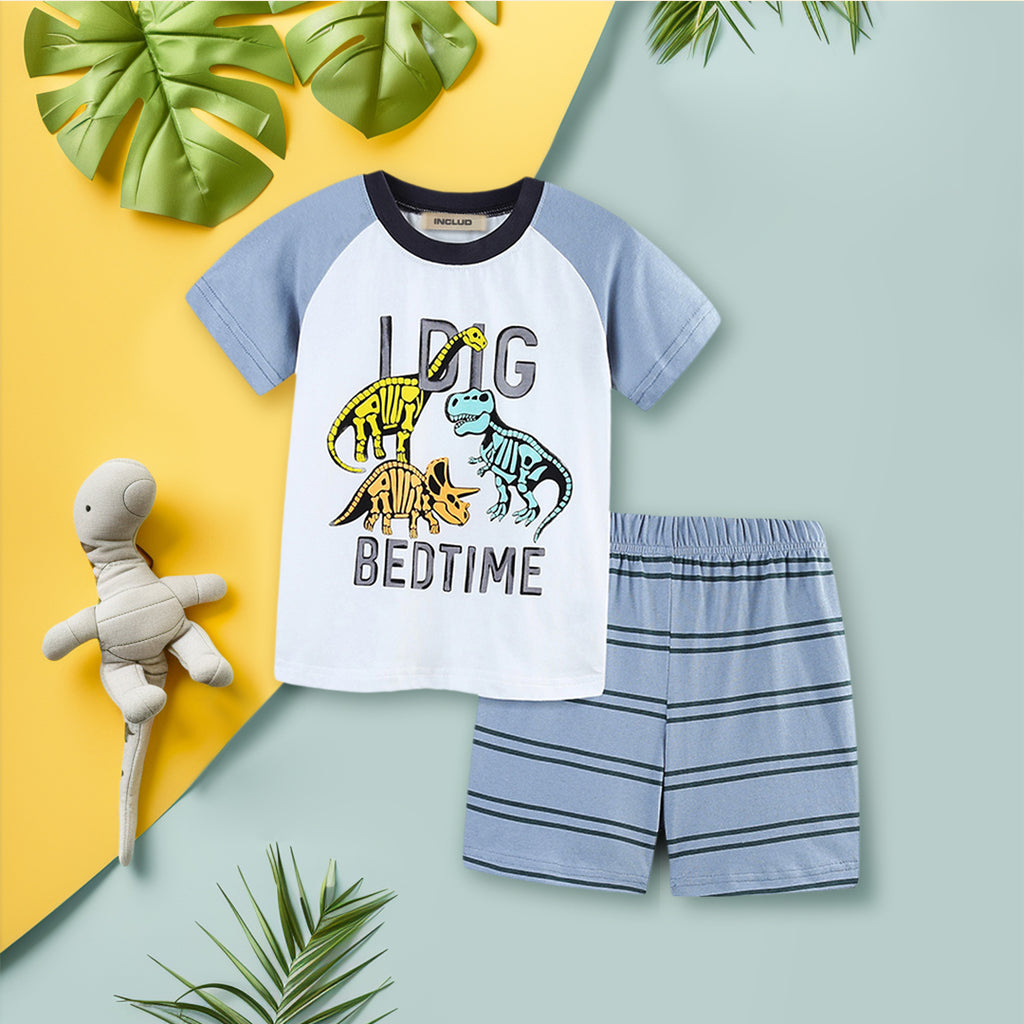 Boys Graphic Print T-Shirt With Striped Shorts Set