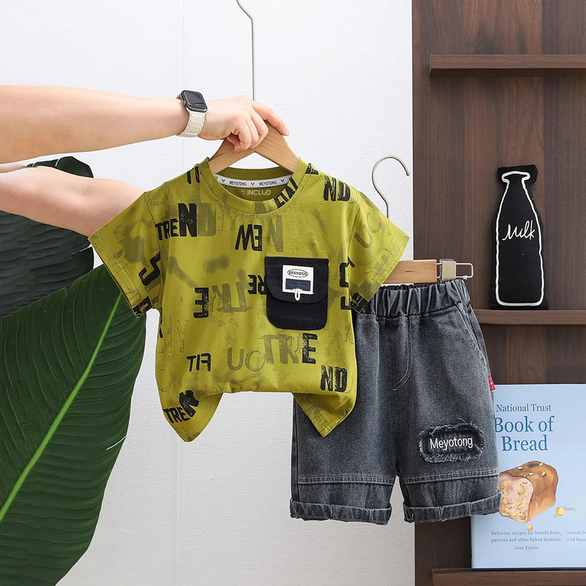 Boys Green Typographic Print T-Shirt With Denim Shorts Set Sets Green 1-2 Y