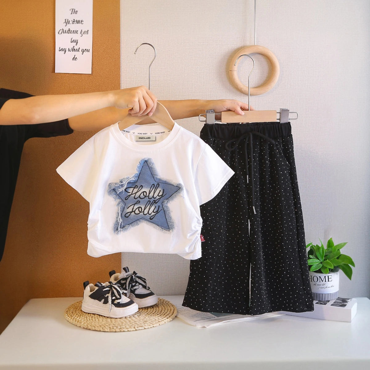 Girls White Frayed-Denim Star Applique T-Shirt With Micro-Dot Embellished Pant Sets Sets White 1-2 Y
