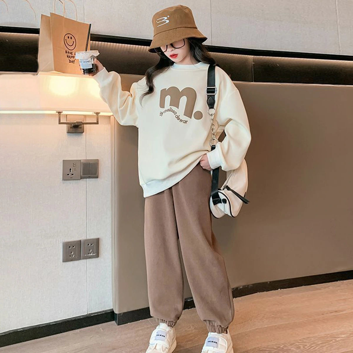 Girls Off White Typographic Printed Oversized Sweatshirt With Jogger Sets Sets