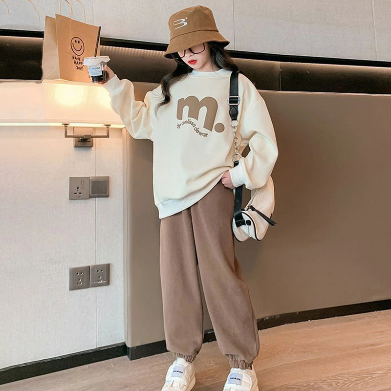 Girls Off White Typographic Printed Oversized Sweatshirt With Jogger Sets Sets