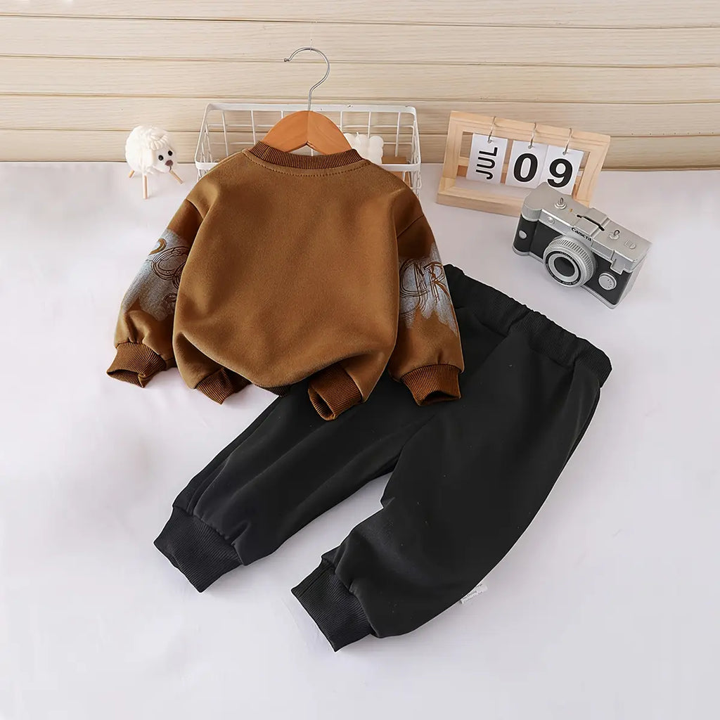 Boys Brown Typographic Printed Sweatshirt With Jogger Sets Sets