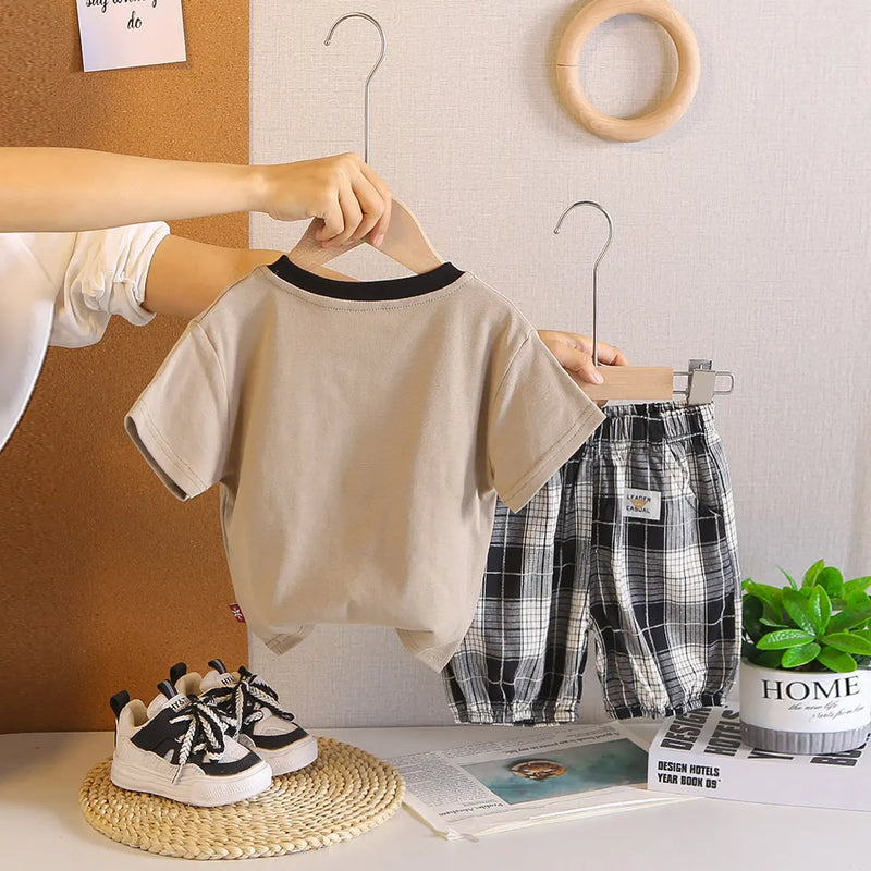 Boys Brown Numbers Printed T-Shirt With Checked Shorts Sets Sets