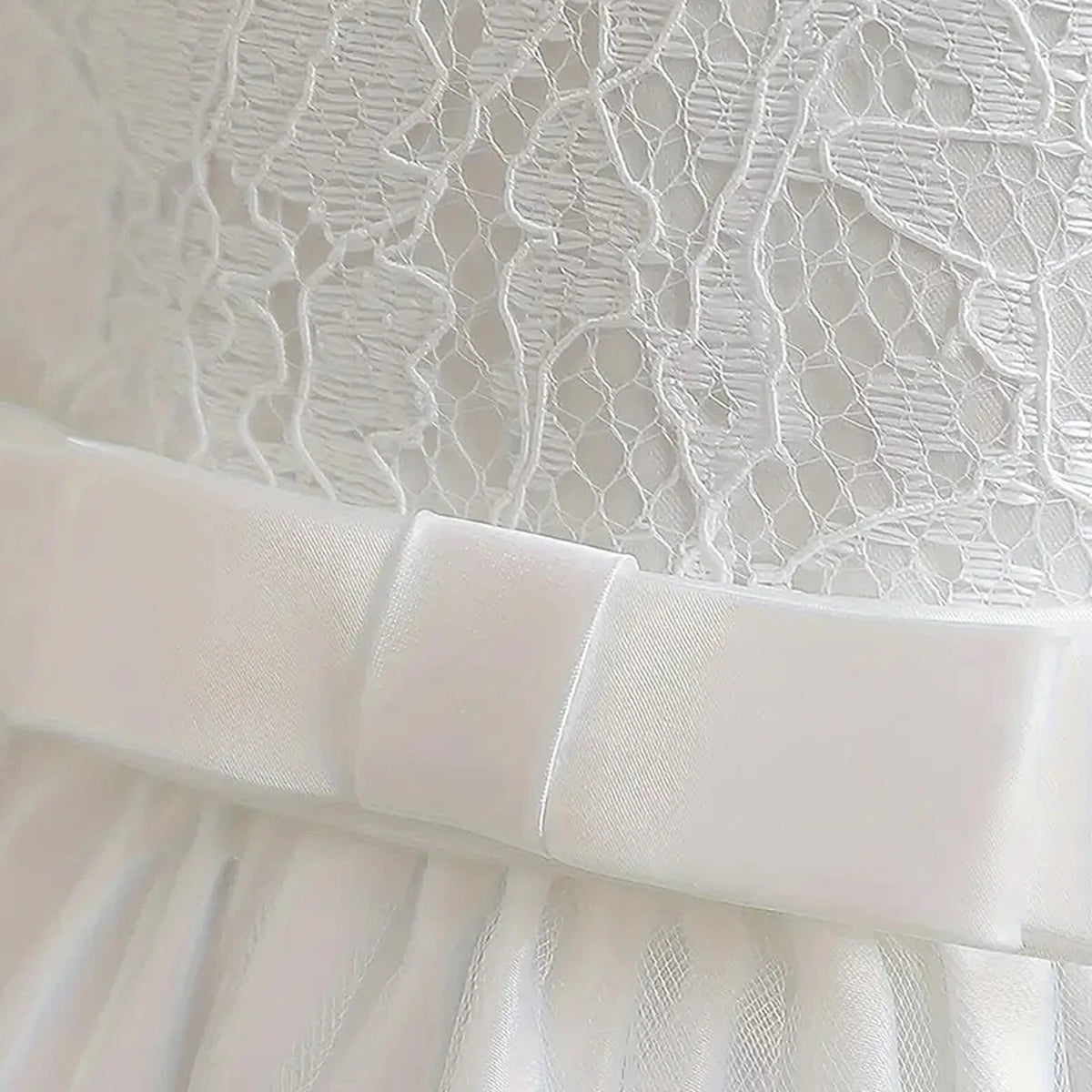 Girls White Sleeveless Scalloped Hem Party Wear Dress With Bow Party Dresses