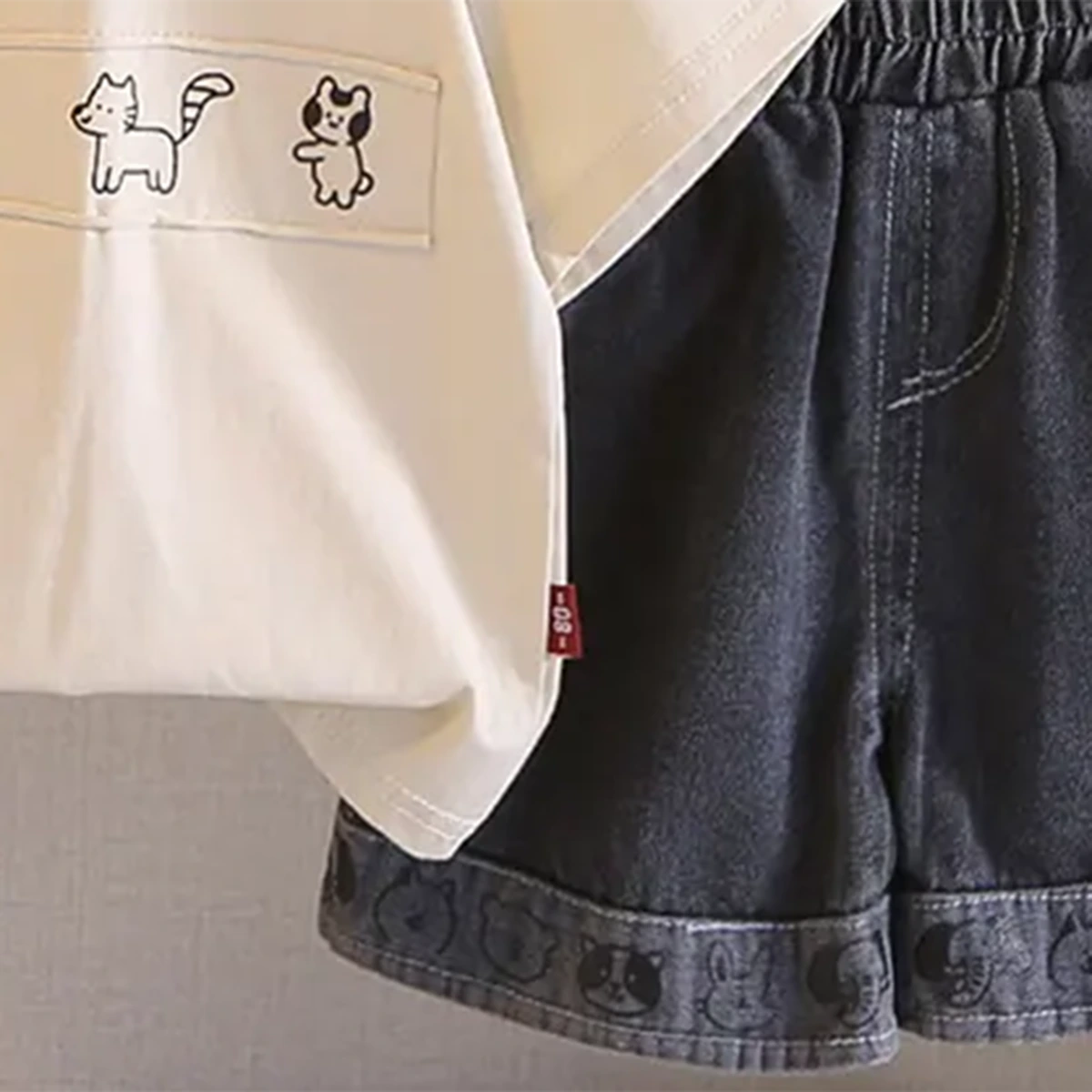 Boys Beige Animals Printed Short Sleeves T-Shirt With Denim Shorts Sets Sets