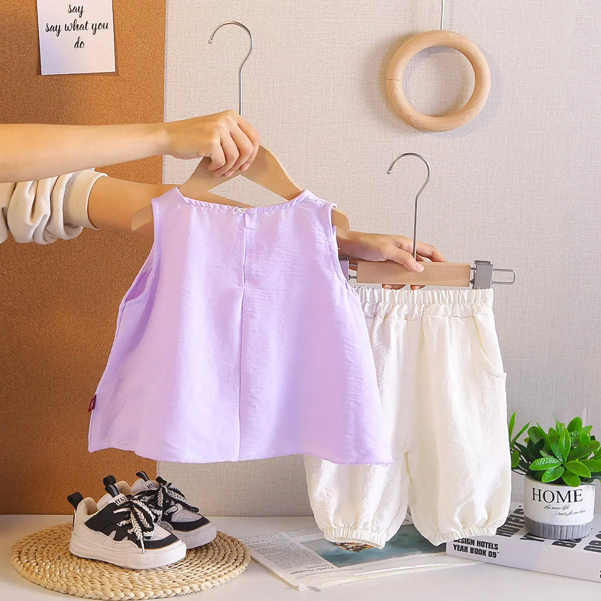Girls Purple Sleeveless Top With Pants Sets Sets